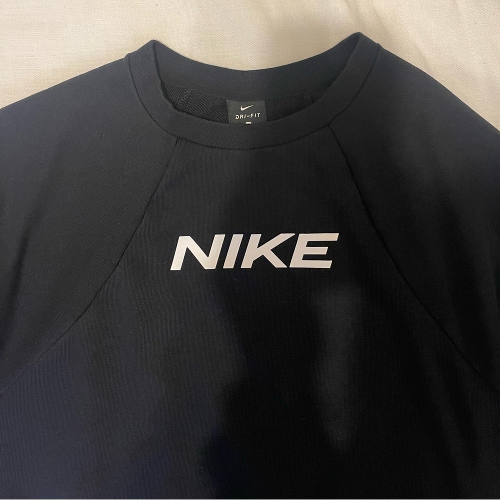NIKE Crop Sweater